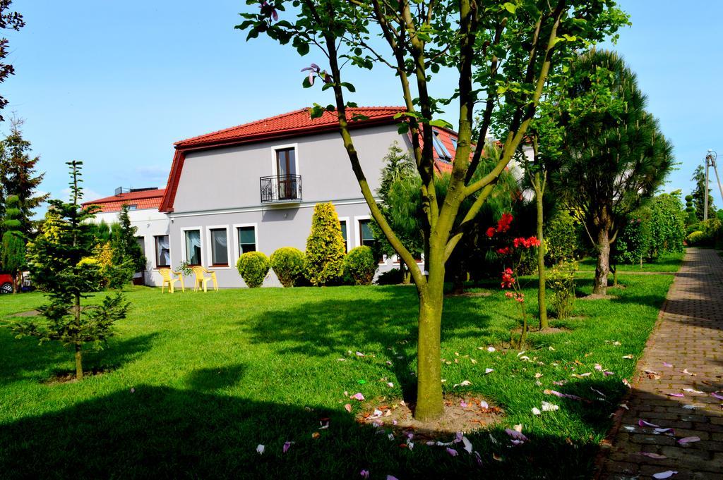 Hotel Wielkopolanka Sroda Wielkopolska Bagian luar foto
